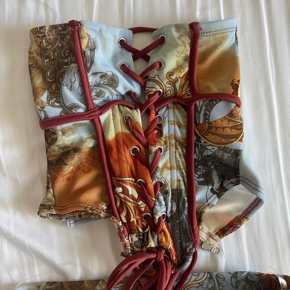 CUTEST set! Worn once. size small, hugs your body! - Picture 2 of 6